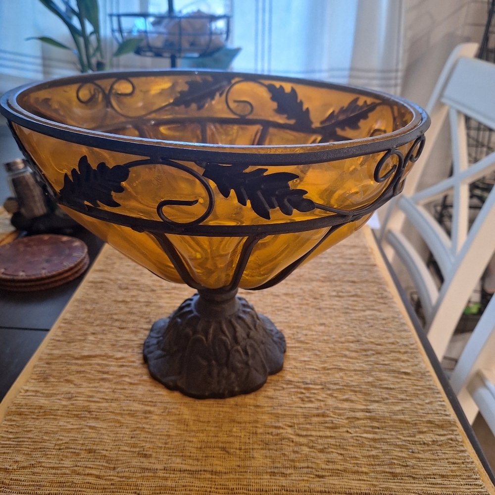 Vintage Goth Cast Iron Base and thick crystal glass bowl- leaves 🍃 Fall